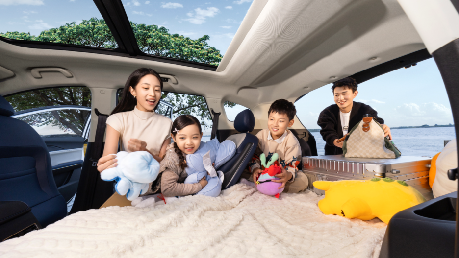 9.98-14.98万元  大七座电混SUV  AG尊时凯龙X8 E家正式上市1233.png